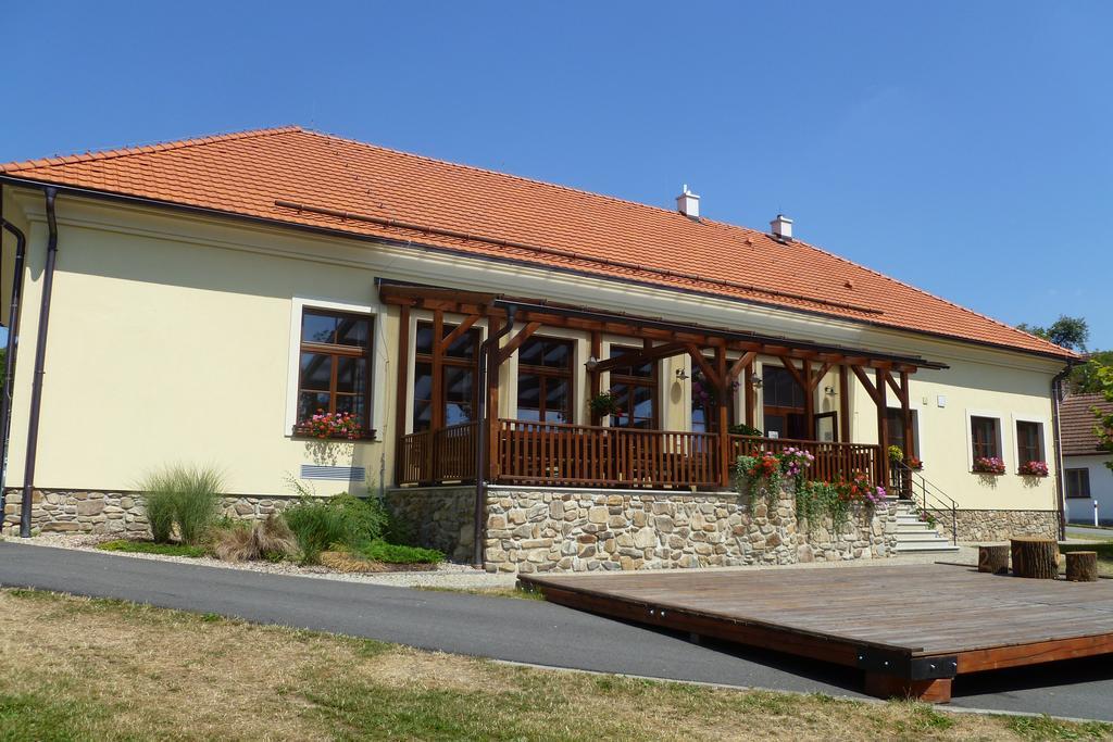 Penzion U Rudolfů Vlasenice Exterior foto